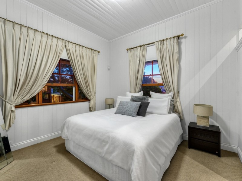 31 Orchard Street, Hawthorne QLD 4171