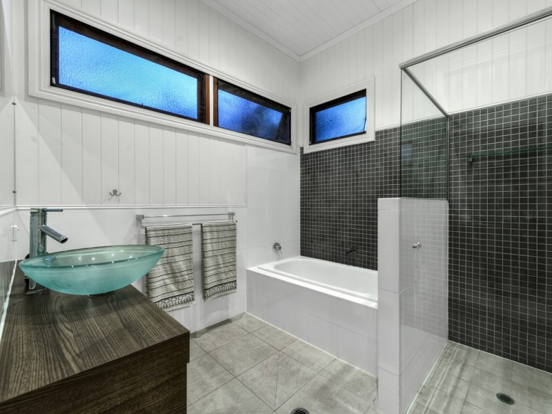 31 Orchard Street, Hawthorne QLD 4171