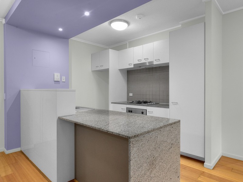 126/71 Beeston St, Teneriffe QLD 4005