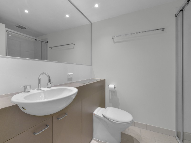 126/71 Beeston St, Teneriffe QLD 4005