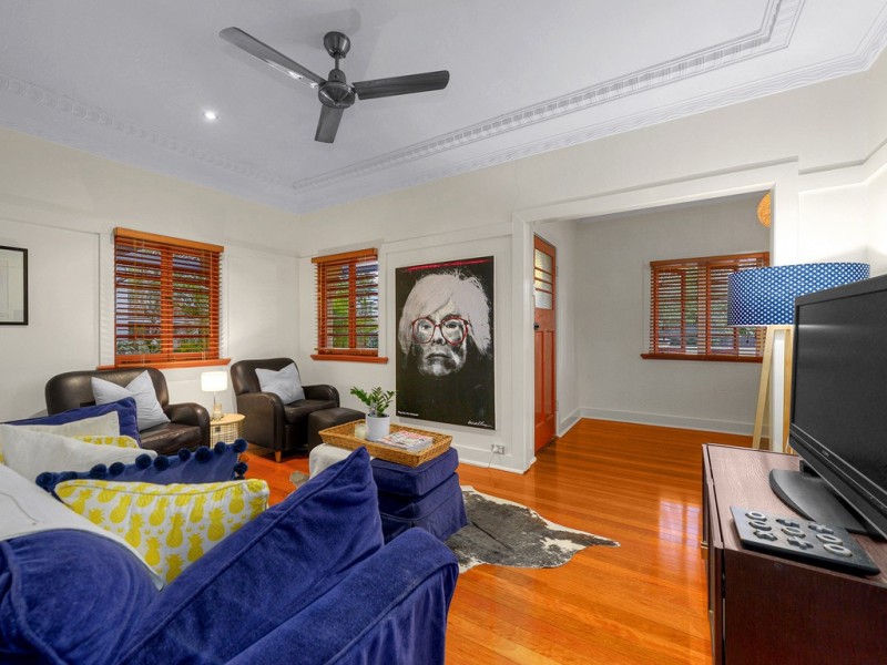 27 Campion Avenue, Bardon QLD 4065