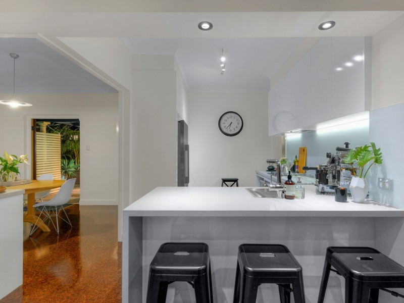 27 Campion Avenue, Bardon QLD 4065