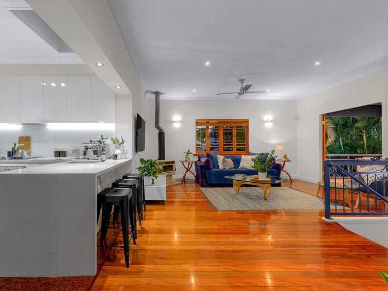 27 Campion Avenue, Bardon QLD 4065