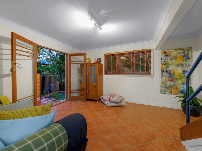 27 Campion Avenue, Bardon QLD 4065