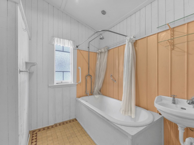 93 Oxlade Drive, New Farm QLD 4005