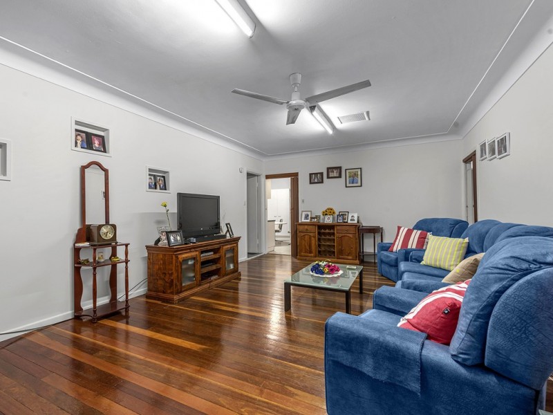 24 Miriam Street, Holland Park West QLD 4121