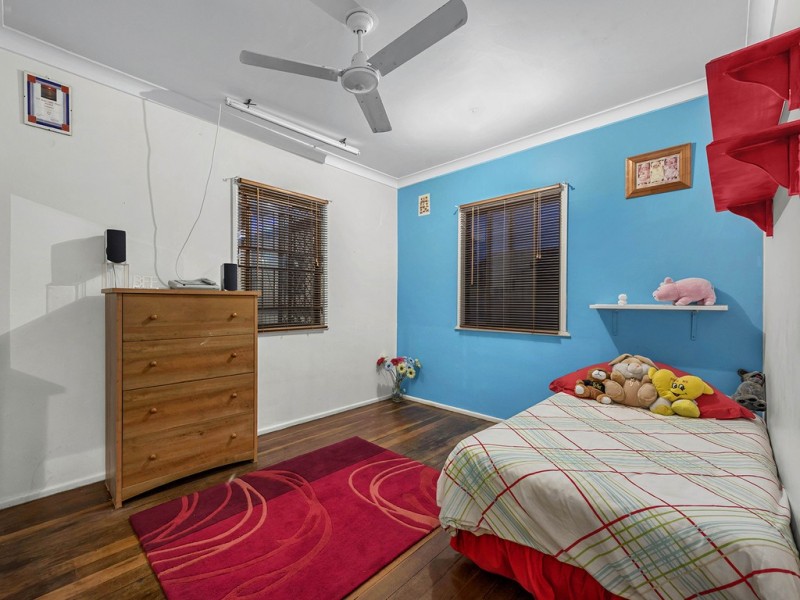 24 Miriam Street, Holland Park West QLD 4121