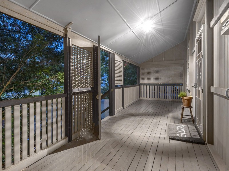 18 Elliott Street, Kangaroo Point QLD 4169