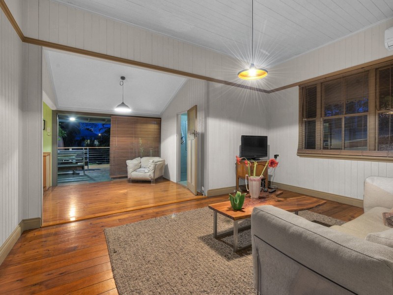 18 Elliott Street, Kangaroo Point QLD 4169