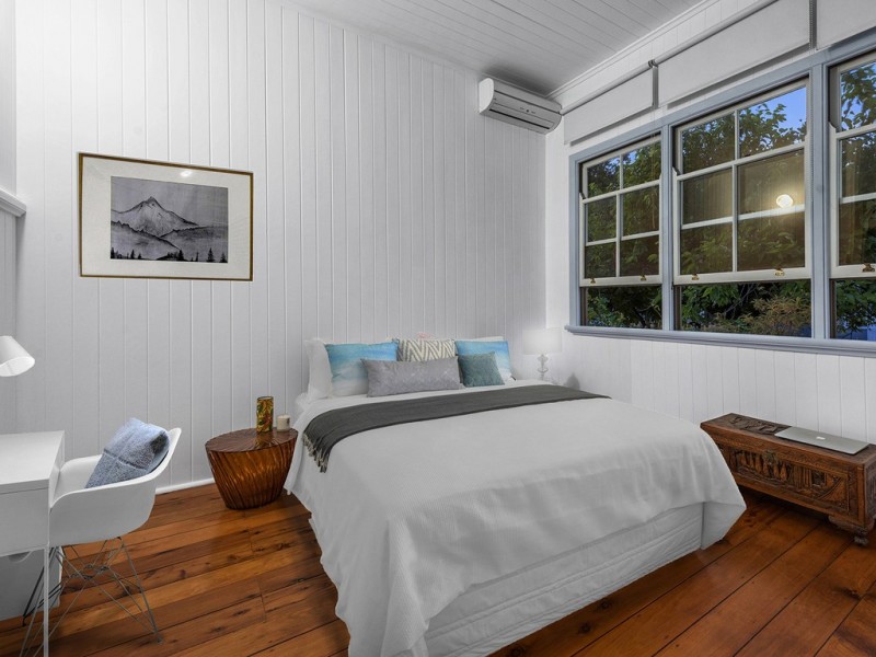 18 Elliott Street, Kangaroo Point QLD 4169