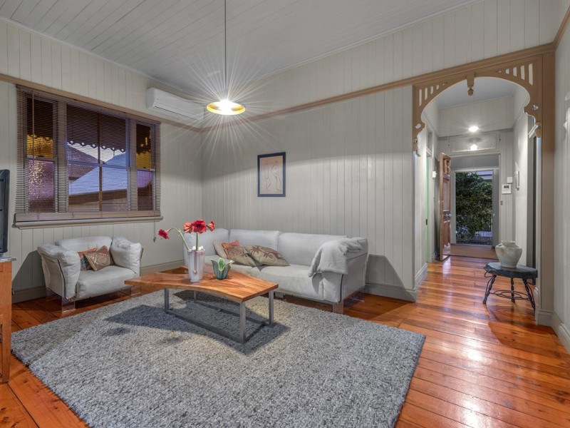 18 Elliott Street, Kangaroo Point QLD 4169