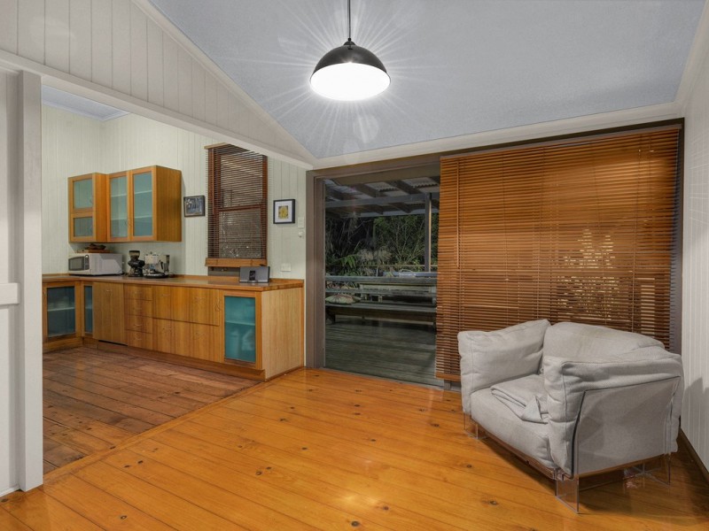 18 Elliott Street, Kangaroo Point QLD 4169