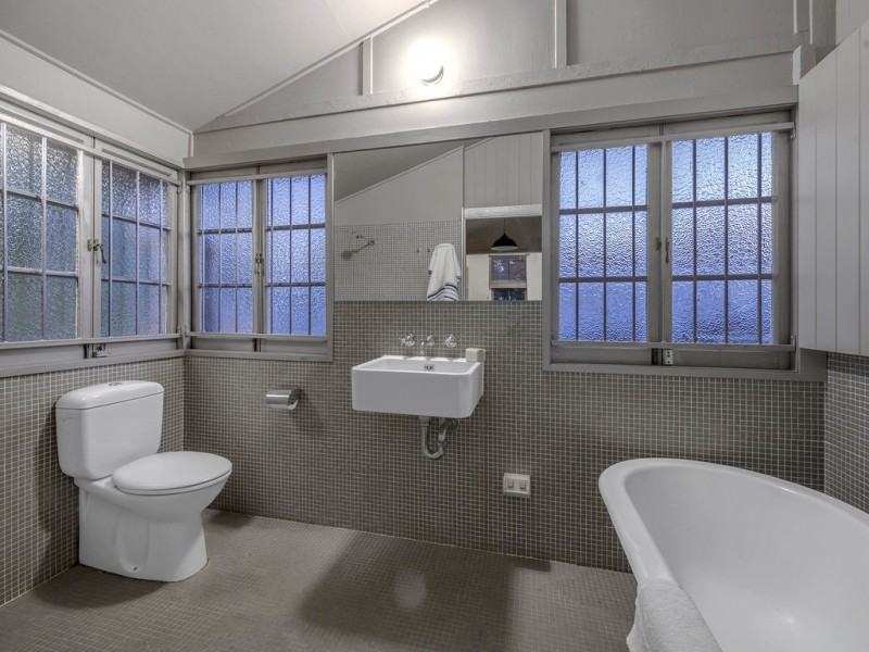 18 Elliott Street, Kangaroo Point QLD 4169