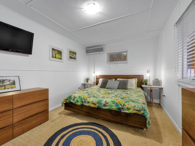 313 Kitchener Road, Stafford Heights QLD 4053