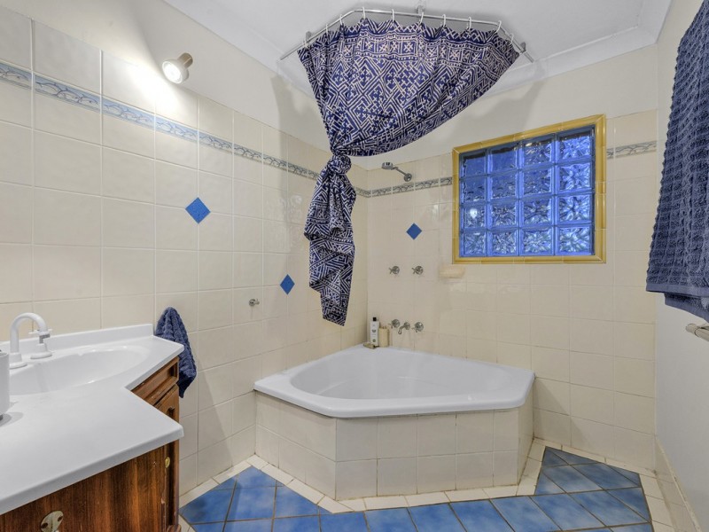 313 Kitchener Road, Stafford Heights QLD 4053