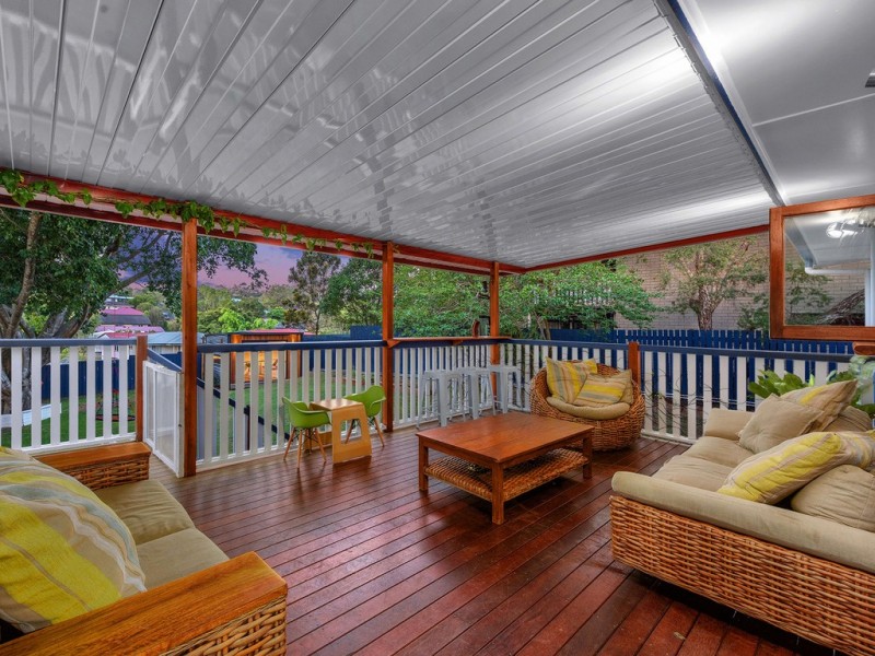 313 Kitchener Road, Stafford Heights QLD 4053