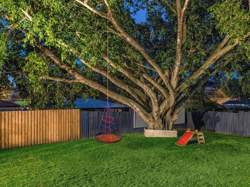 313 Kitchener Road, Stafford Heights QLD 4053