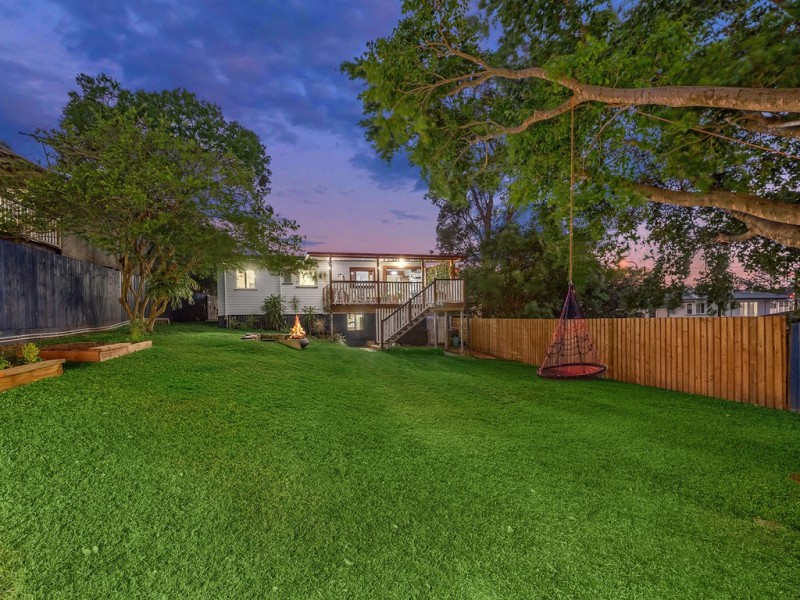 313 Kitchener Road, Stafford Heights QLD 4053