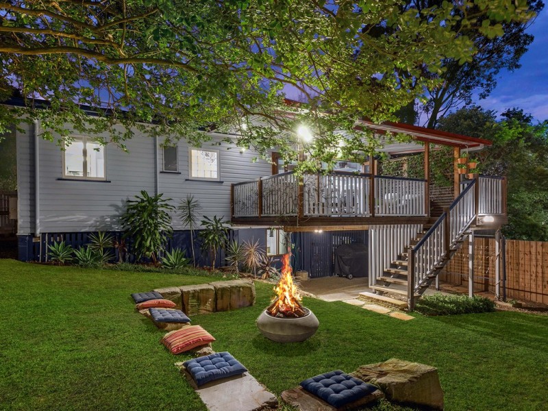 313 Kitchener Road, Stafford Heights QLD 4053