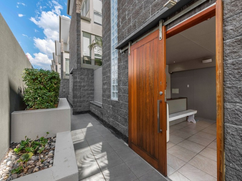 1/15 Halford Street, Newstead QLD 4006