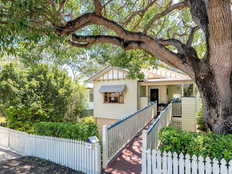 29 Combles Road, Camp Hill QLD 4152