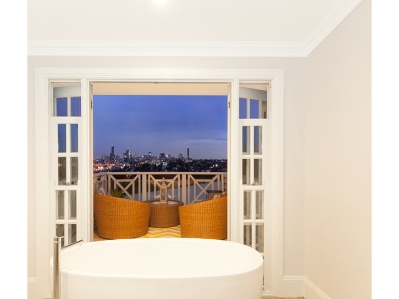 14 Rupert Street, Windsor QLD 4030