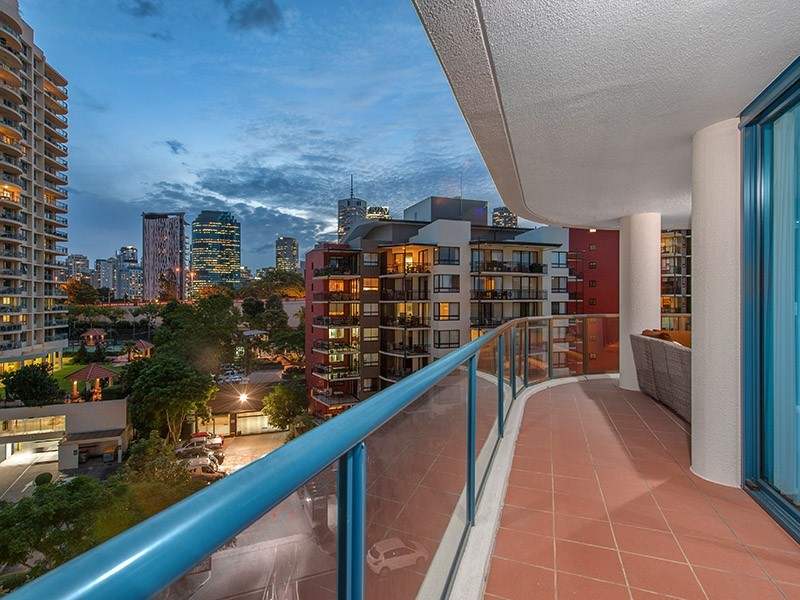 24/8 Goodwin Street, Kangaroo Point QLD 4169