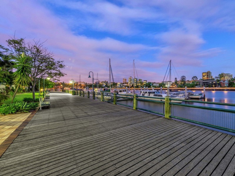 24/8 Goodwin Street, Kangaroo Point QLD 4169