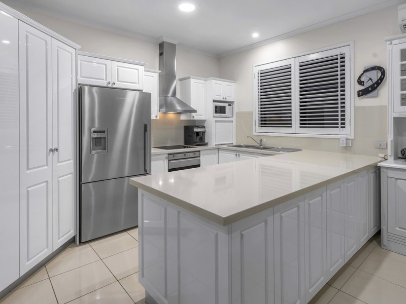 24 Pine Street, Bulimba QLD 4171