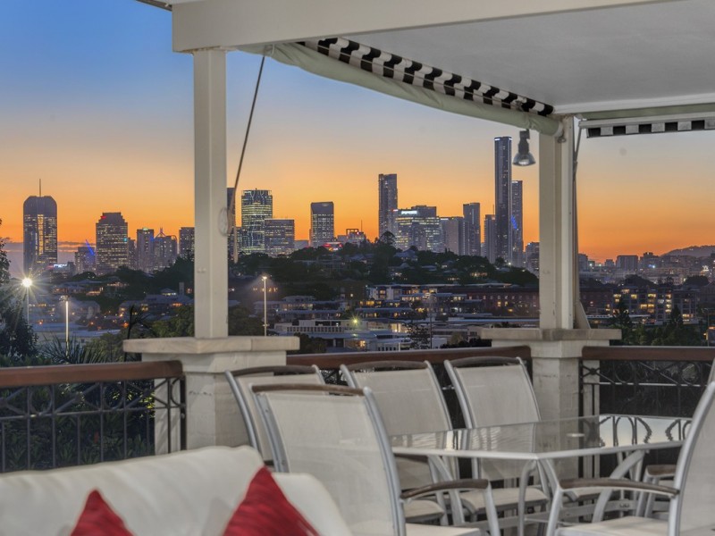 24 Pine Street, Bulimba QLD 4171