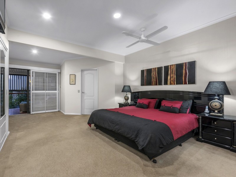 24 Pine Street, Bulimba QLD 4171