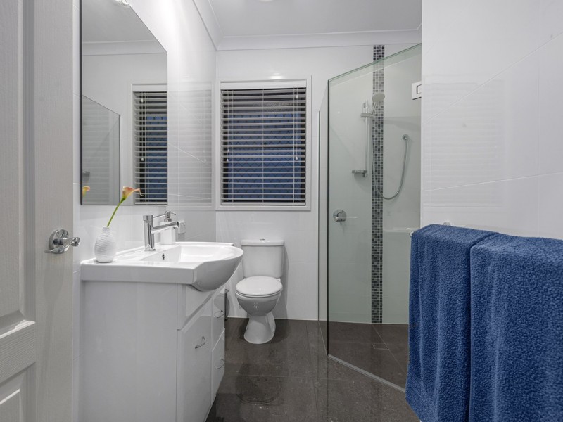 24 Pine Street, Bulimba QLD 4171