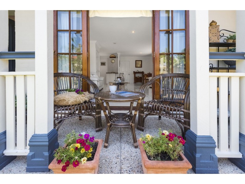 2/48 Winchester Street, Hamilton QLD 4007