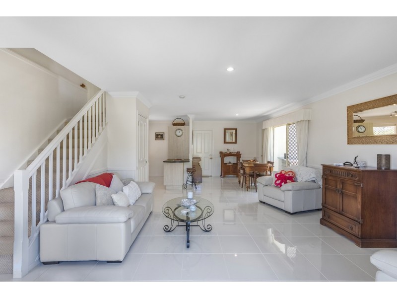 2/48 Winchester Street, Hamilton QLD 4007