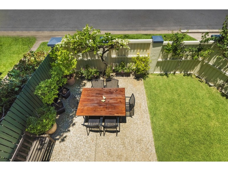 2/48 Winchester Street, Hamilton QLD 4007