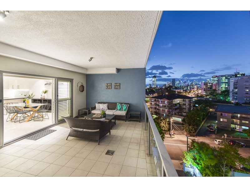 18/215 Wellington Road, Kangaroo Point QLD 4169