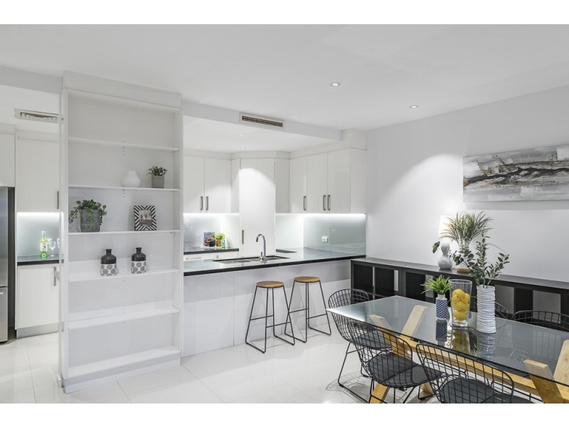 18/215 Wellington Road, Kangaroo Point QLD 4169