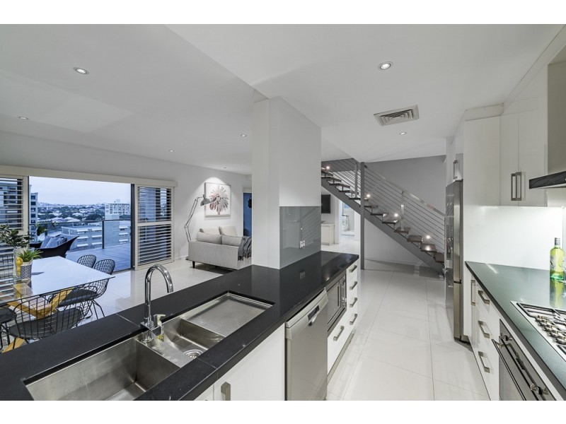 18/215 Wellington Road, Kangaroo Point QLD 4169