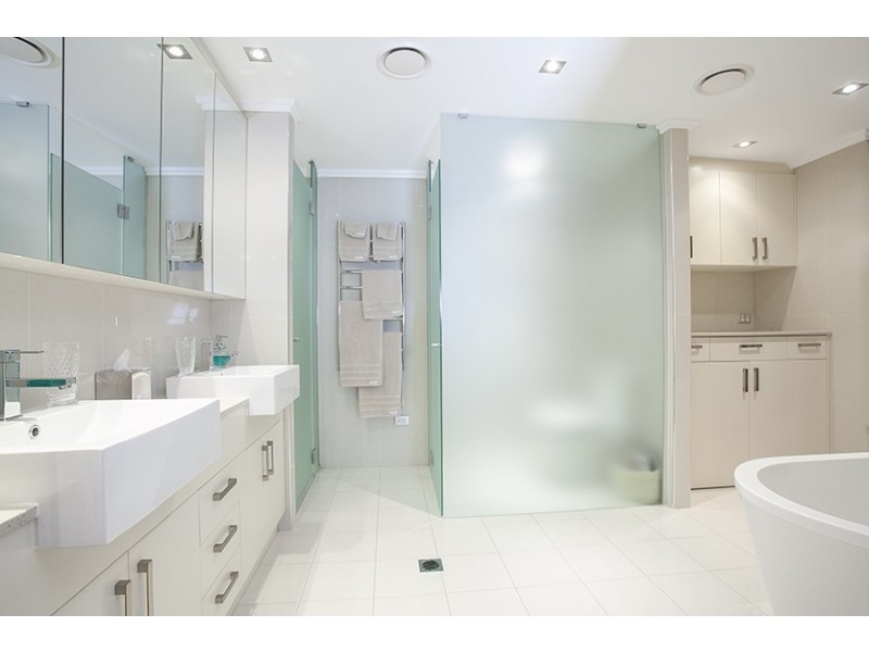 18/215 Wellington Road, Kangaroo Point QLD 4169