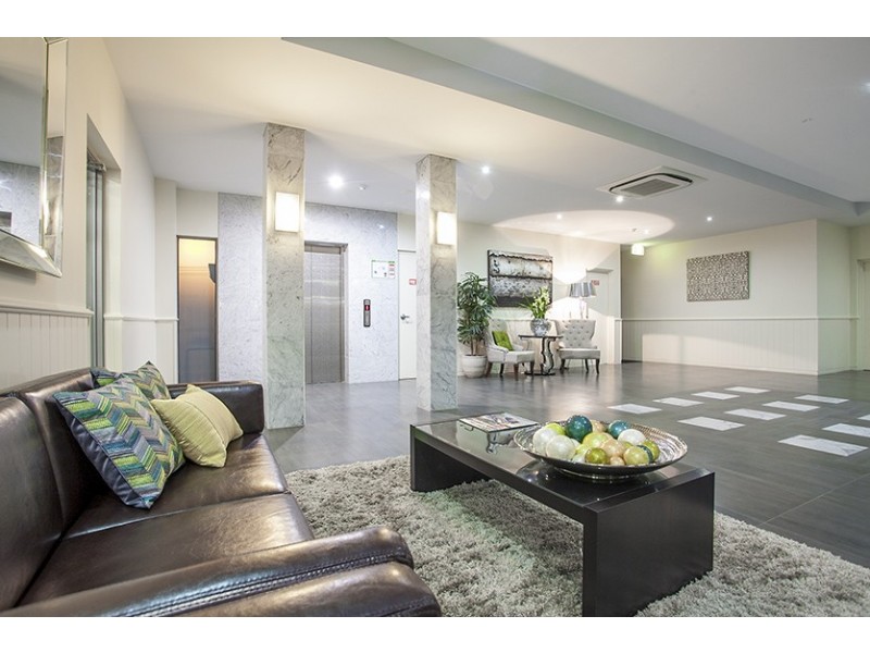 18/215 Wellington Road, Kangaroo Point QLD 4169