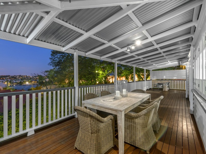 24 Walker Avenue, Teneriffe QLD 4005