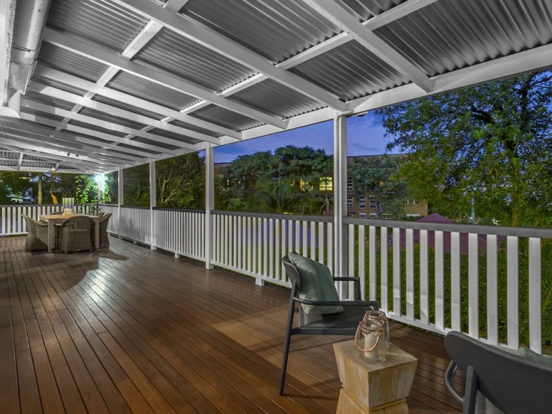 24 Walker Avenue, Teneriffe QLD 4005