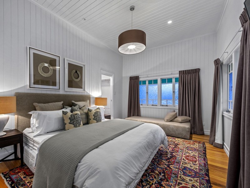 24 Walker Avenue, Teneriffe QLD 4005