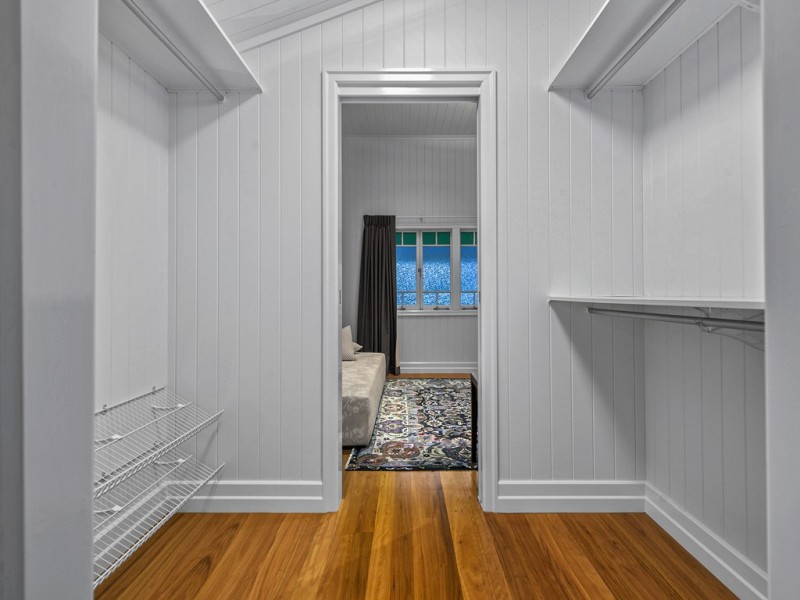 24 Walker Avenue, Teneriffe QLD 4005