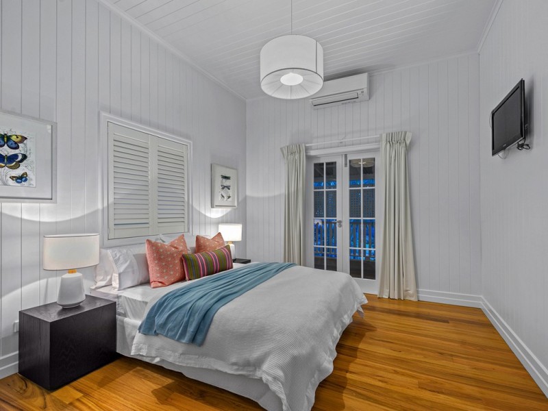 24 Walker Avenue, Teneriffe QLD 4005