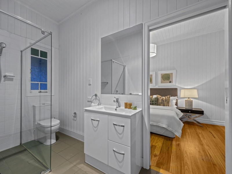 24 Walker Avenue, Teneriffe QLD 4005