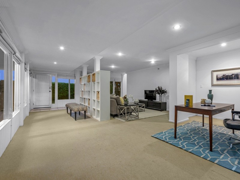 24 Walker Avenue, Teneriffe QLD 4005