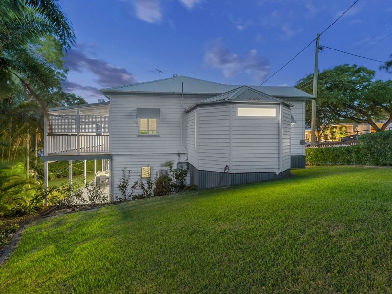 24 Walker Avenue, Teneriffe QLD 4005