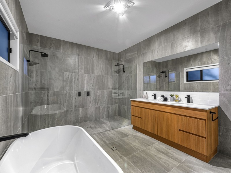 21 Bourne Street, Clayfield QLD 4011