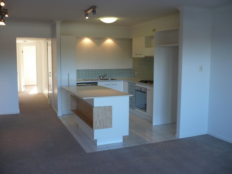 2/45 Oxlade Drive, New Farm QLD 4005